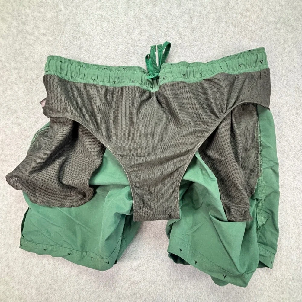 The North Face Shorts Mens XL Green Tent Print Nylon Mesh Lined‎ NF0A2UNJ